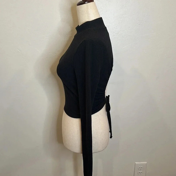 MADEWELL RIBBED MOCKNECK OPEN BACK CROPPED TOP LONG SLEEVES RUCHED TIE DETAIL - Picture 5 of 9